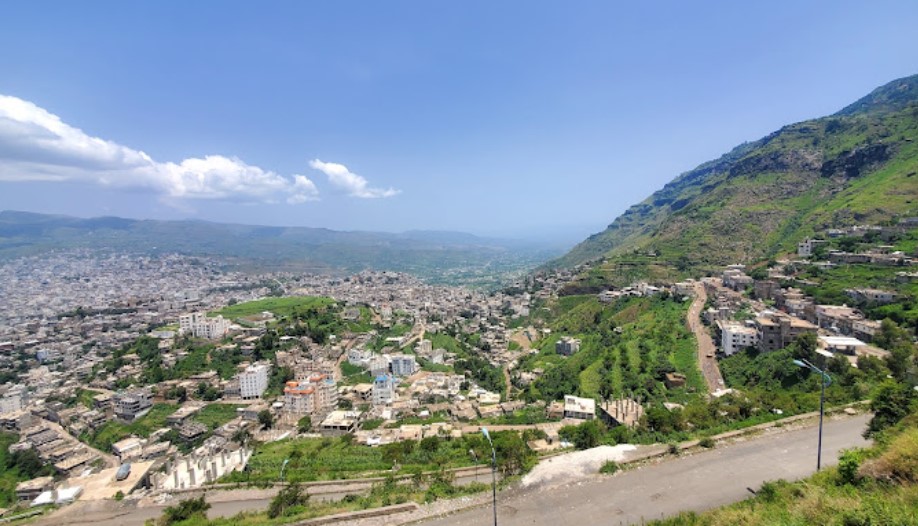 صورة تمثل مدينة إب في موقع الدليل العربي