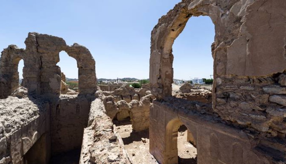 صورة تمثل مدينة إبراء في موقع الدليل العربي