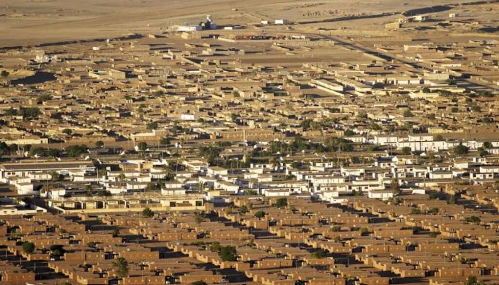 صورة تمثل مدينة الزويرات في موقع الدليل العربي