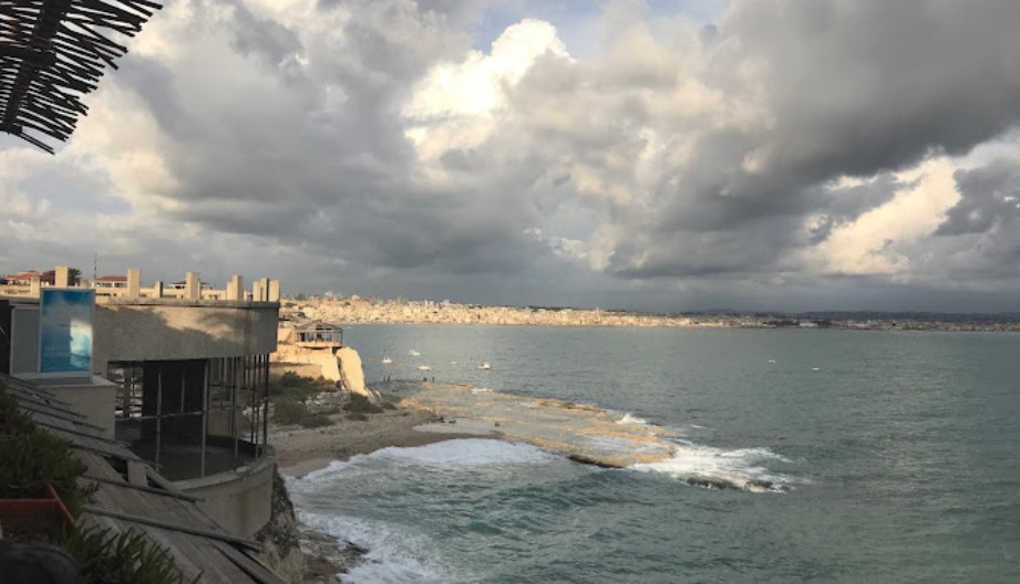 صورة تمثل مدينة اللاذقية في موقع الدليل العربي