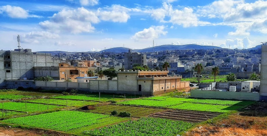 صورة تمثل مدينة درنة في موقع الدليل العربي
