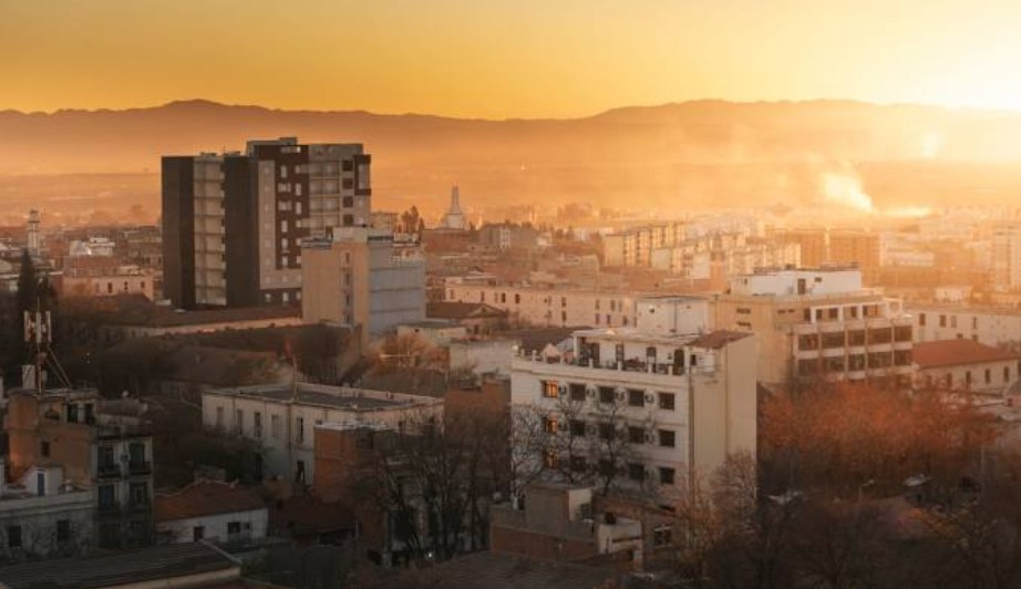 صورة تمثل مدينة سطيف في موقع الدليل العربي