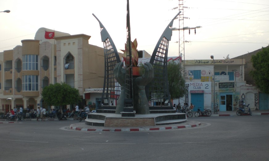 صورة تمثل مدينة قبلي في موقع الدليل العربي