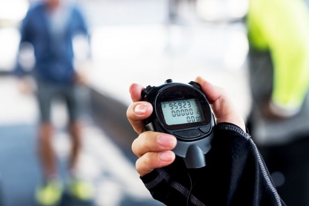 صورة تمثل أداة حساب معدل الأيض الأساسي BMR في موقع الدليل العربي